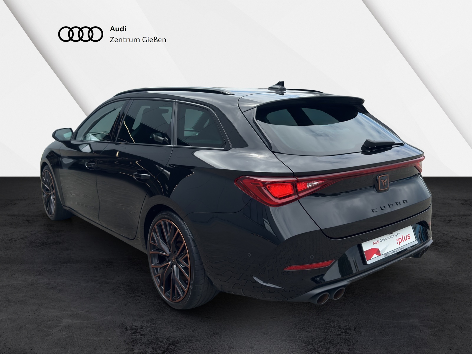 Leon Sportstourer 2.0 TSI 4Drive DSG VZ ACC DCC Kamera