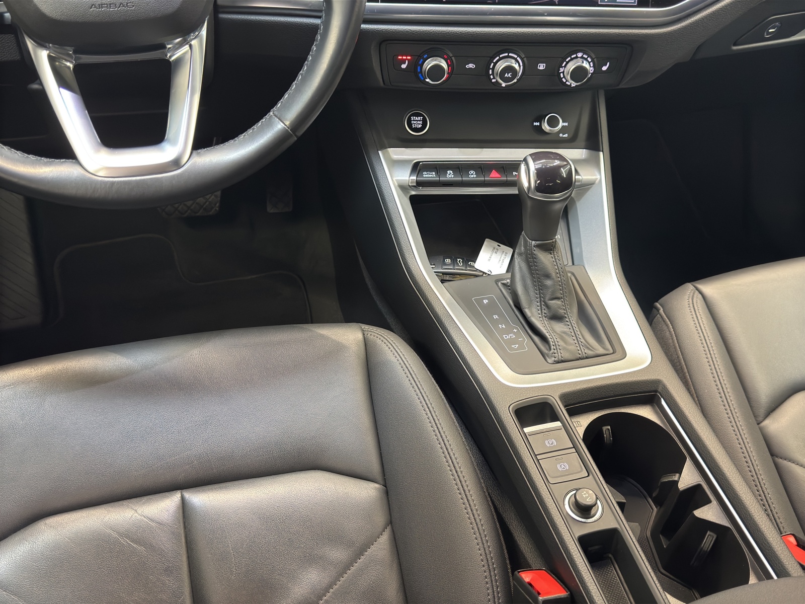 Q3 40 TDI quattro S-tronic S line Black LED Navi