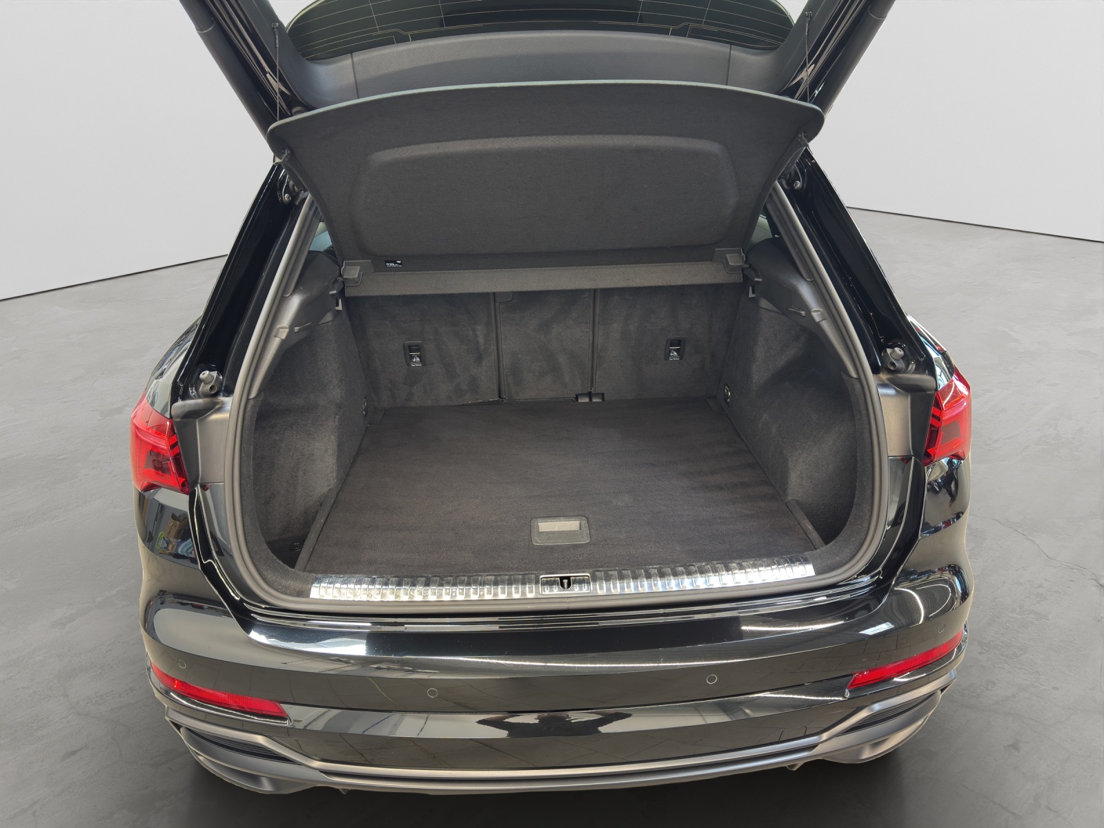 Q3 40 TDI quattro S-tronic S line Black LED Navi