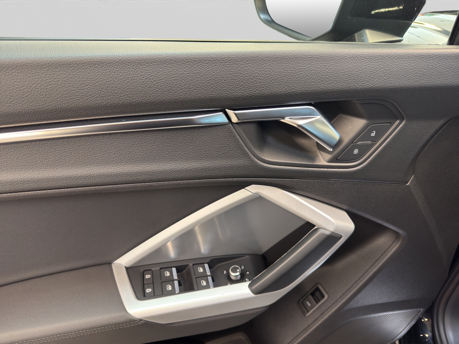 Q3 40 TDI quattro S-tronic S line Black LED Navi