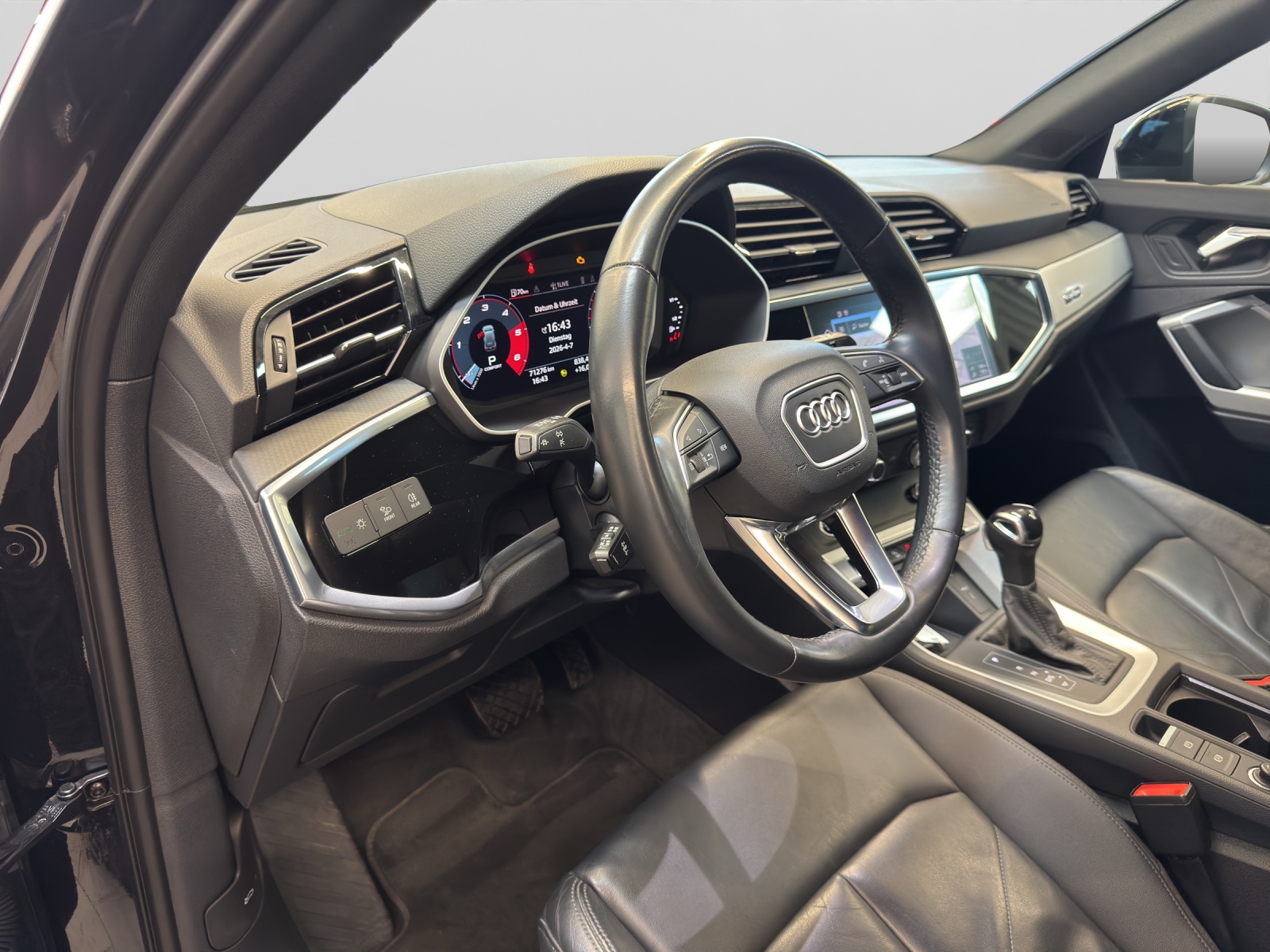 Q3 40 TDI quattro S-tronic S line Black LED Navi