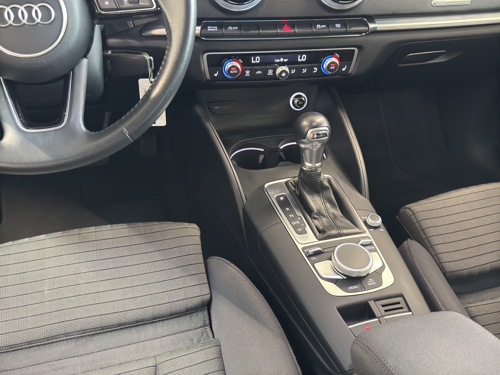 A3 Sportback 35 TFSI S-tronic sport Navi LED