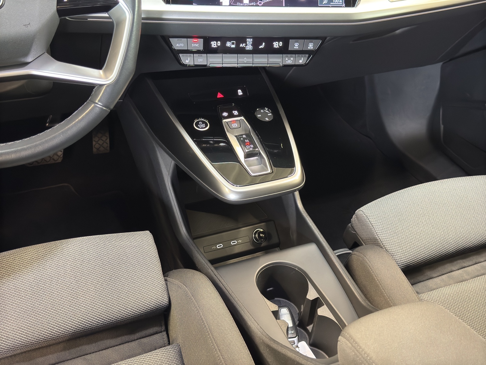 Q4 e-tron 40 Black AHK Kamera Navi Matrix-LED