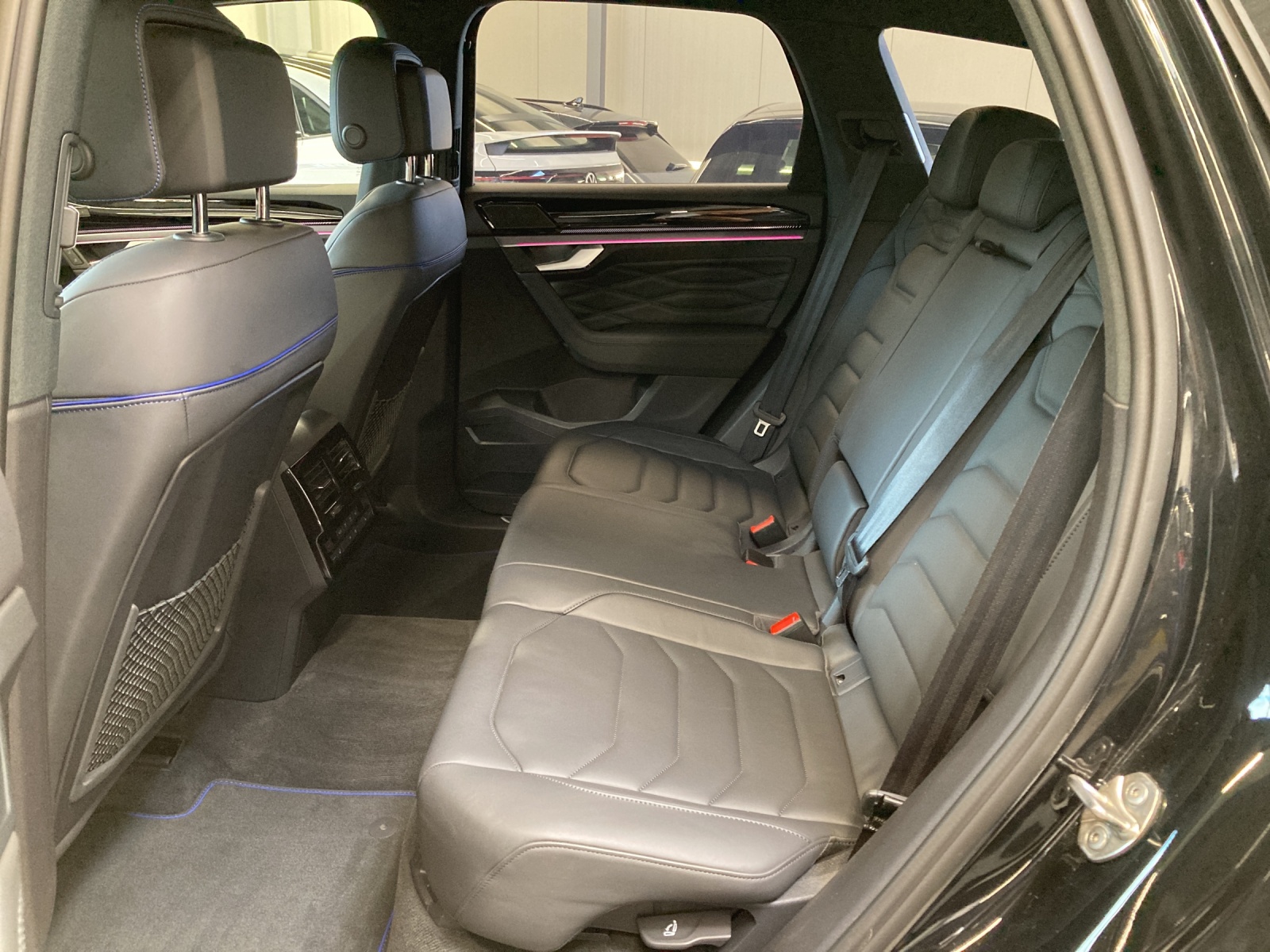 Touareg 3.0 TSI eHybrid 4M R IQ-Light Luftfederung HeadUp AHK