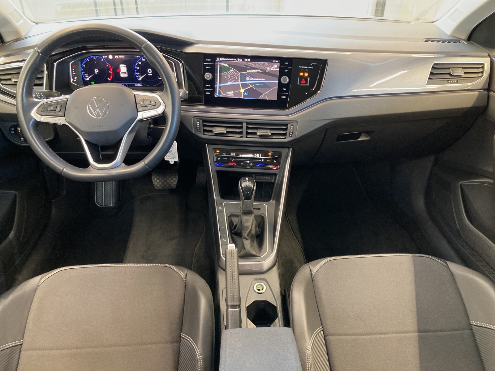 Taigo 1.0 TSI DSG Style IQ-Light TravelAssist Navi Alu-17Zoll