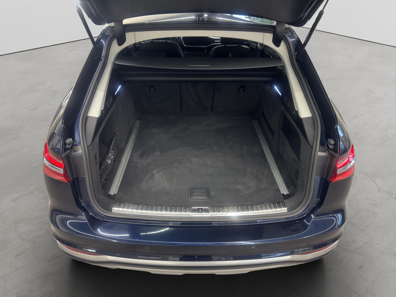A6 allroad 40 TDI quattro basis AHK 360°Kamera LED Navi
