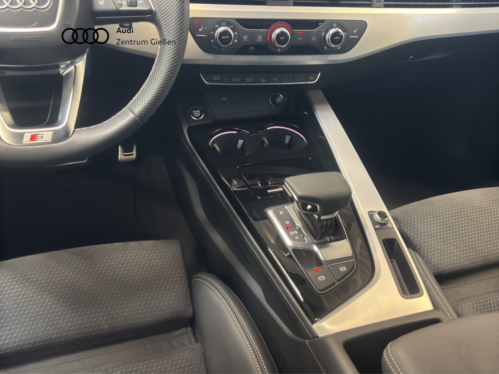 A4 Avant 40 TFSI S line Black HuD Matrix-LED 360°Kamera Standheizung