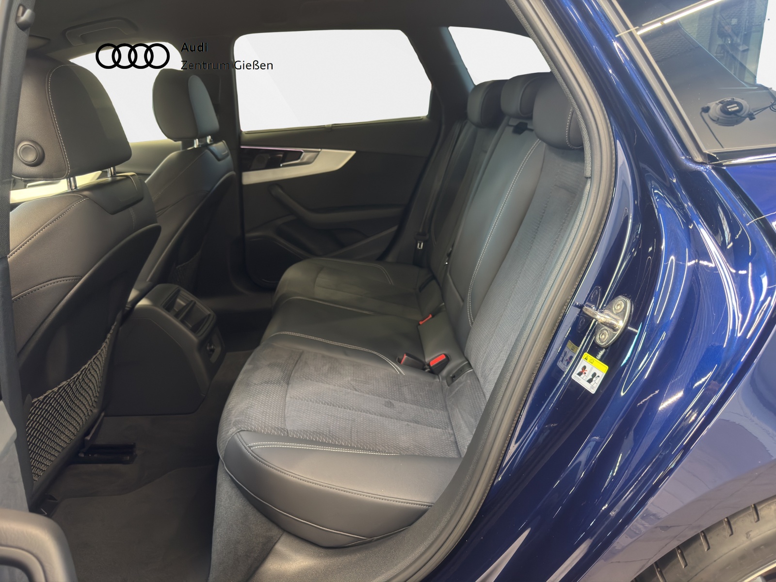 A4 Avant 40 TFSI S line Black HuD Matrix-LED 360°Kamera Standheizung