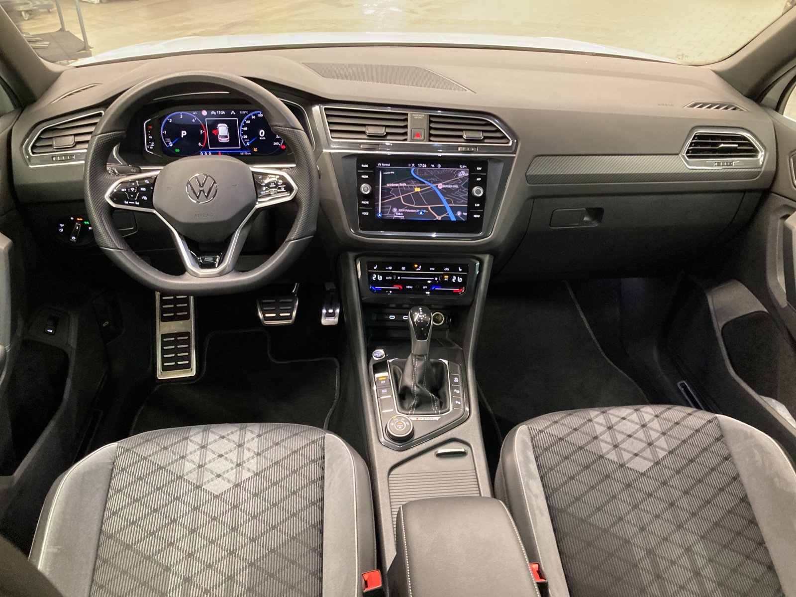 Tiguan TDI DSG 4M R-Line LED-Matrix AHK Kamera