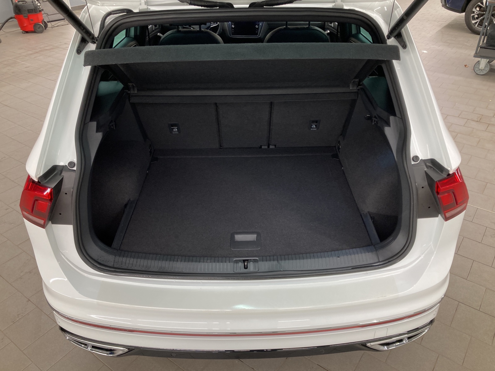 Tiguan TDI DSG 4M R-Line LED-Matrix AHK Kamera