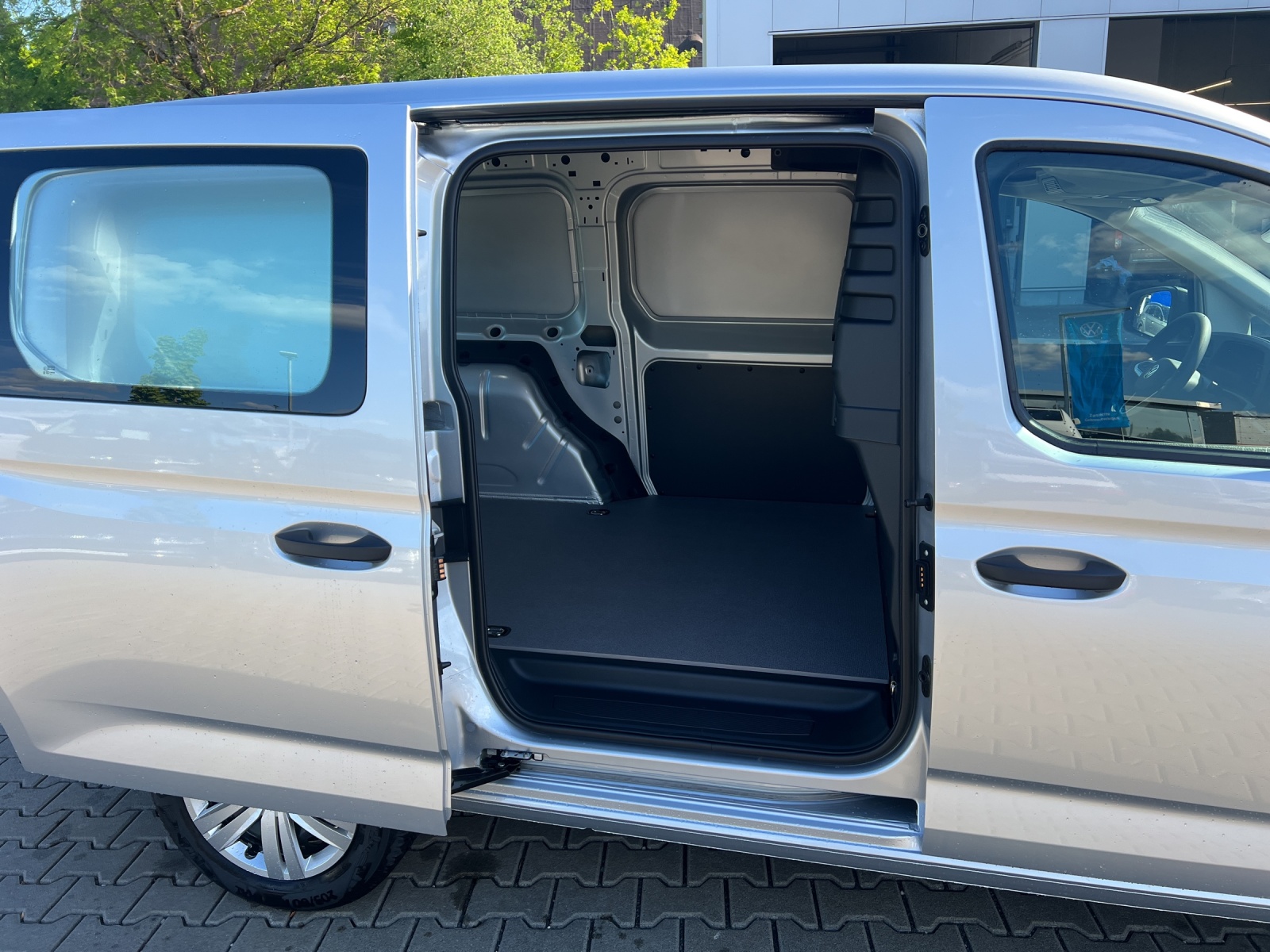 Caddy Cargo Maxi 2.0 TDI PDC AHK Heckflügel LED