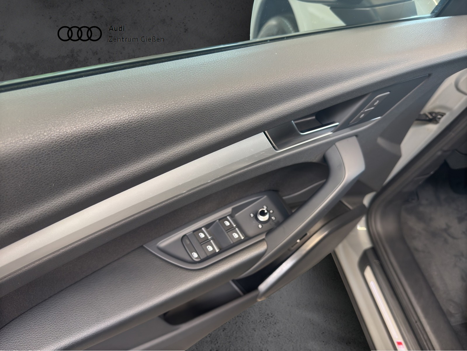 Q5 50 TFSI e quattro S line black Navi Plus