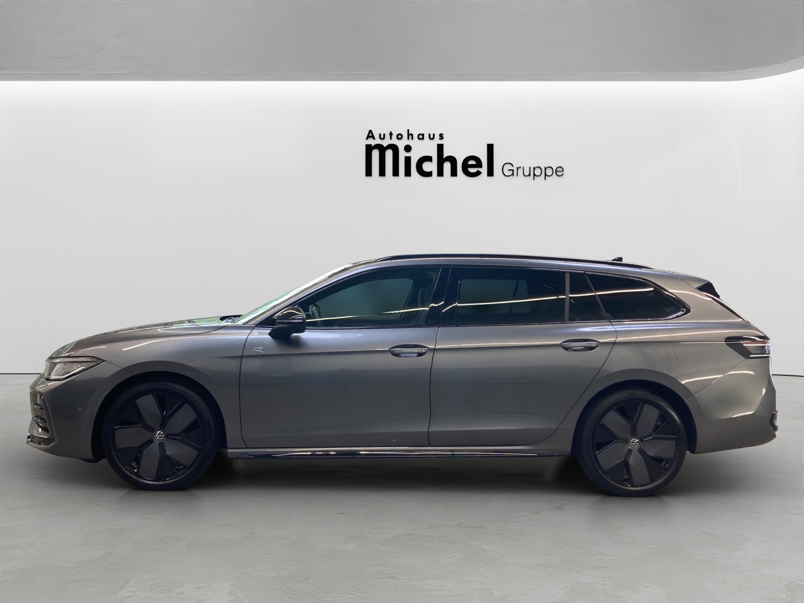 Passat Variant TDI DSG R-Line Black Style IQ-Light ACC Panodach Navi