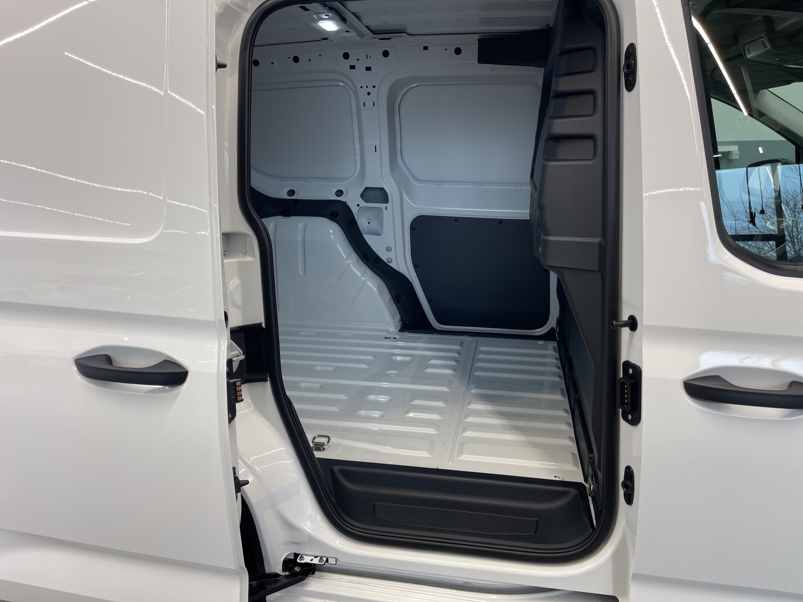 Caddy Cargo 2.0 l TDI Klima AHK PDC APP Connect