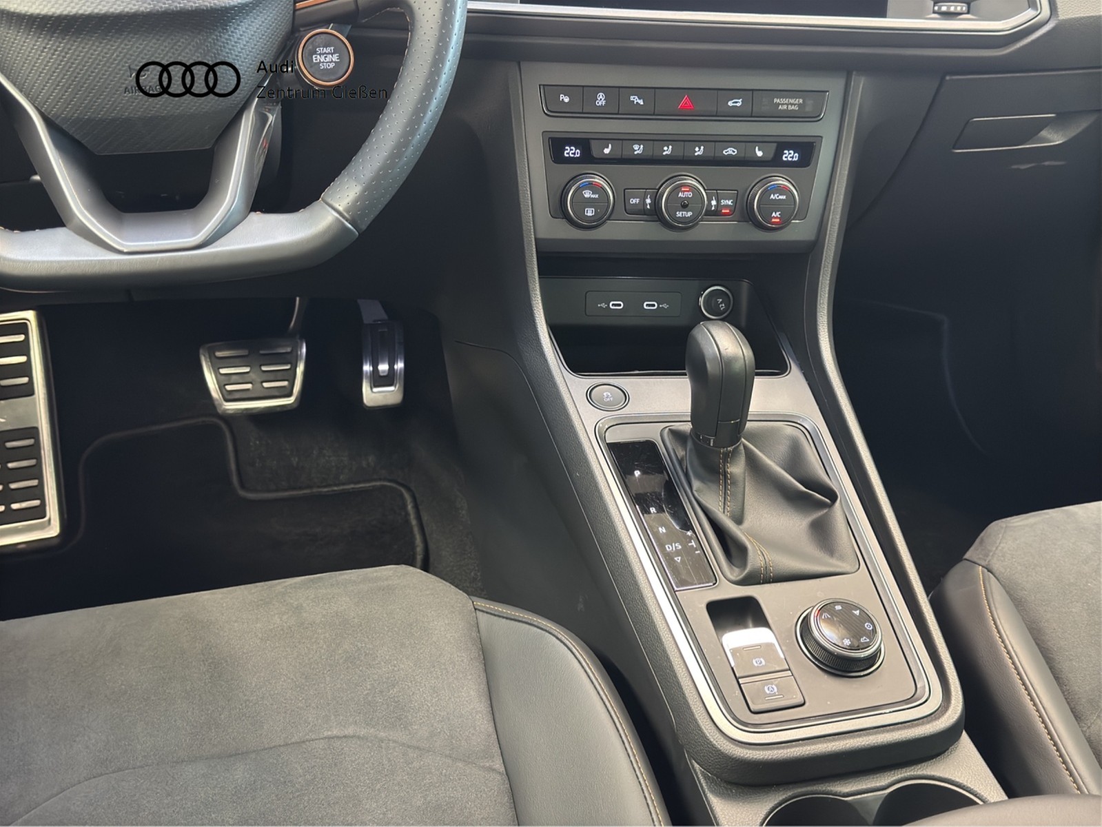 Ateca 2.0 TSI DSG 4Drive VZ Akrapovic AHK BEATS ACC