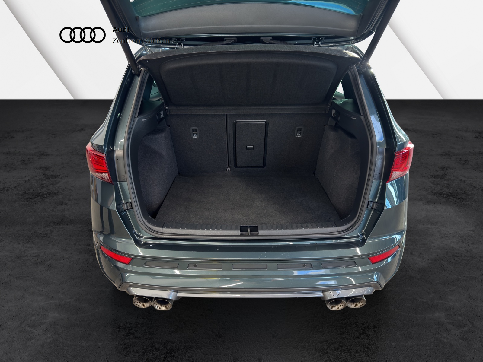 Ateca 2.0 TSI DSG 4Drive VZ Akrapovic AHK BEATS ACC