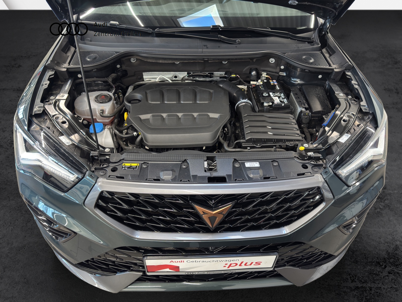 Ateca 2.0 TSI DSG 4Drive VZ Akrapovic AHK BEATS ACC