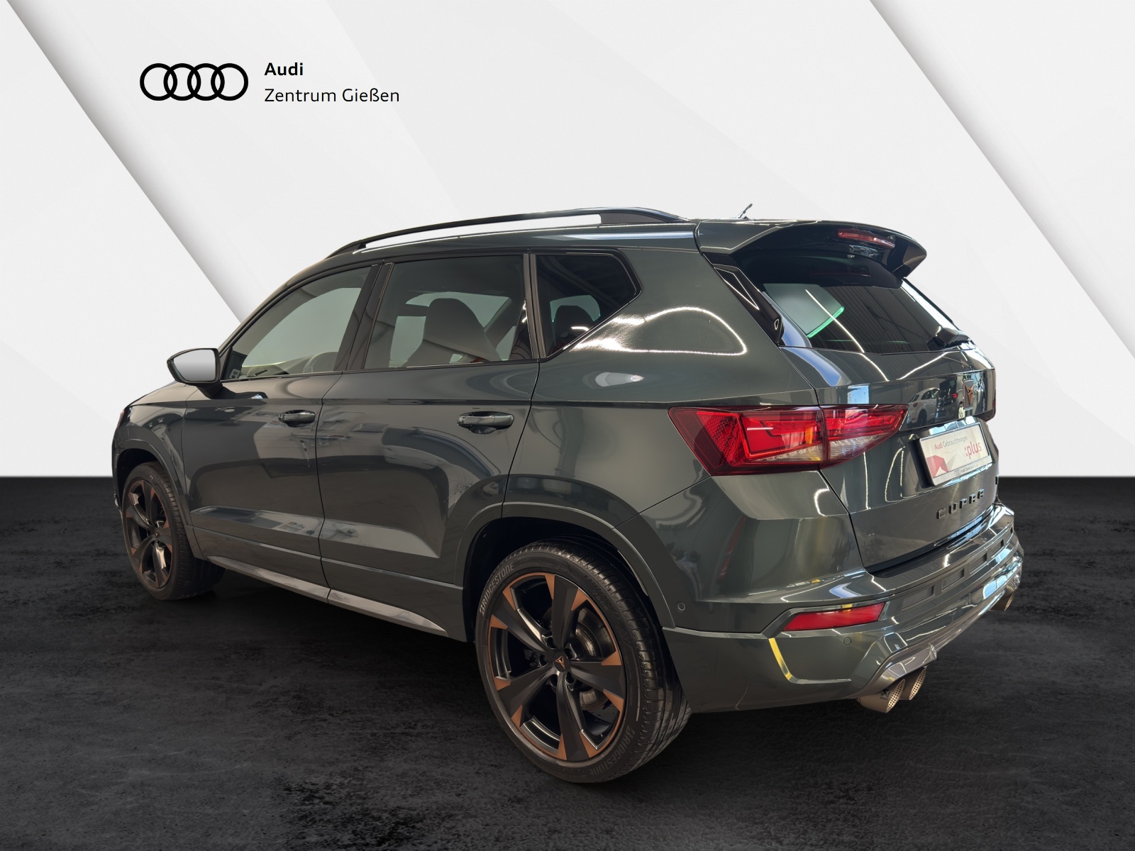 Ateca 2.0 TSI DSG 4Drive VZ Akrapovic AHK BEATS ACC
