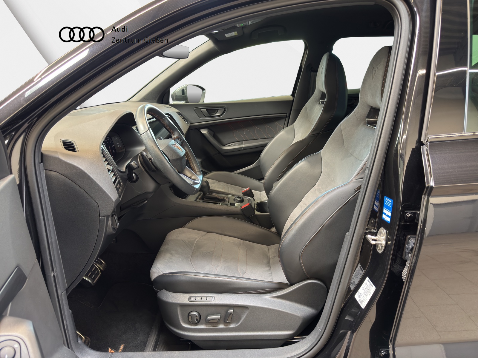 Ateca 2.0 TSI DSG 4Drive VZ BREMBO BEATS ACC Navi 