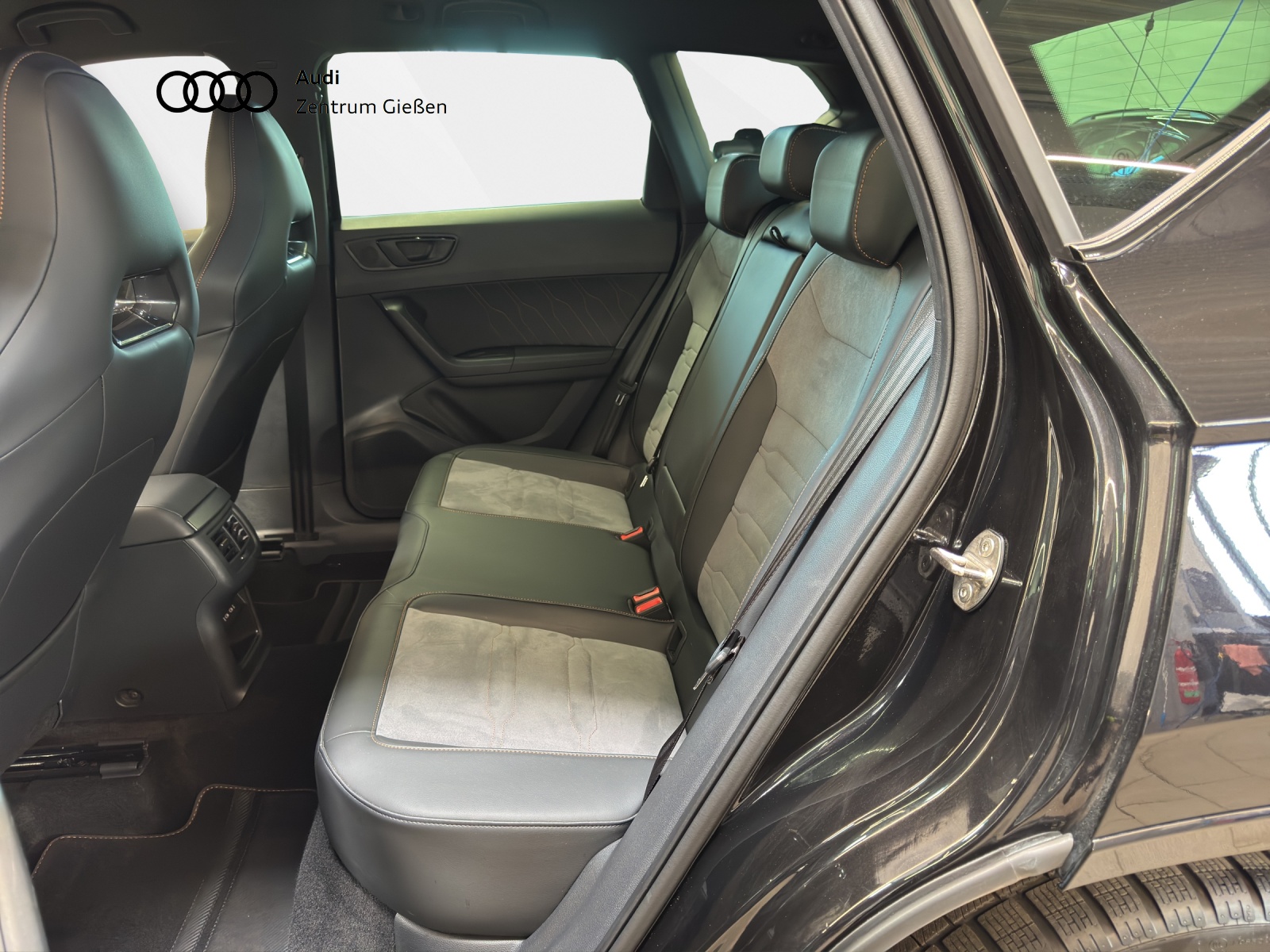 Ateca 2.0 TSI DSG 4Drive VZ BREMBO BEATS ACC Navi 