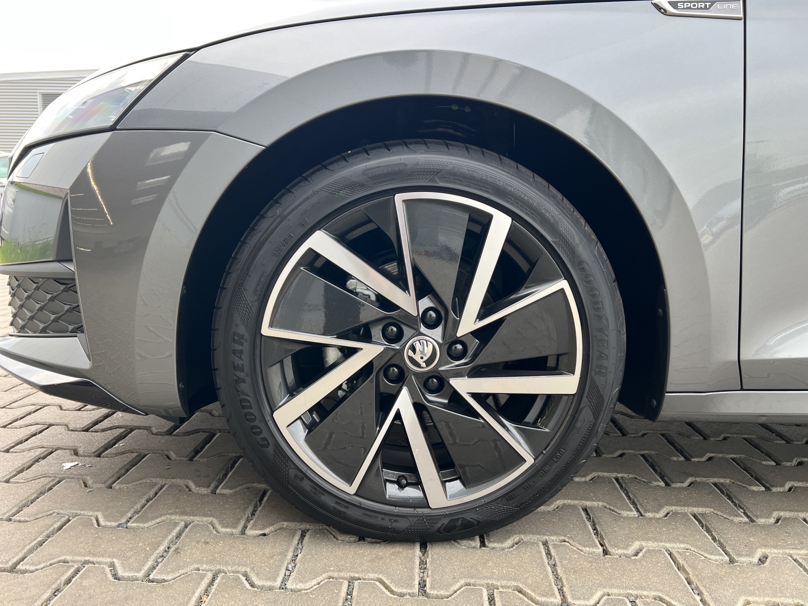 Octavia Combi eTSI DSG Sportline