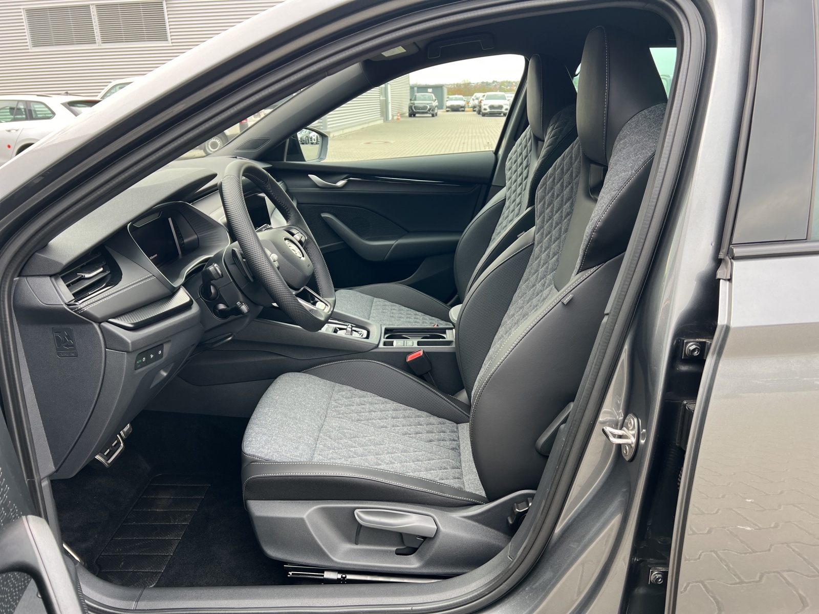 Octavia Combi eTSI DSG Sportline