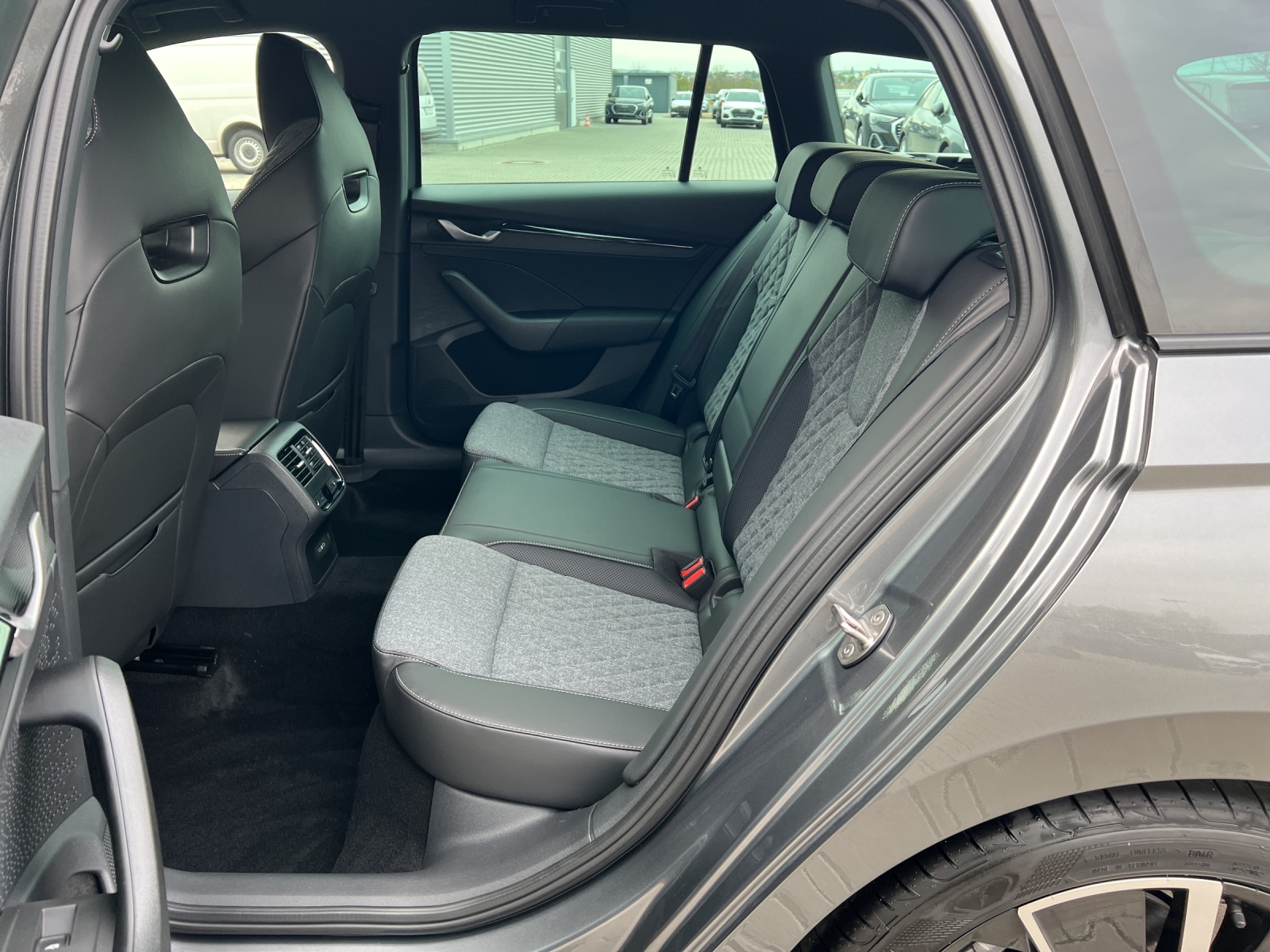 Octavia Combi eTSI DSG Sportline