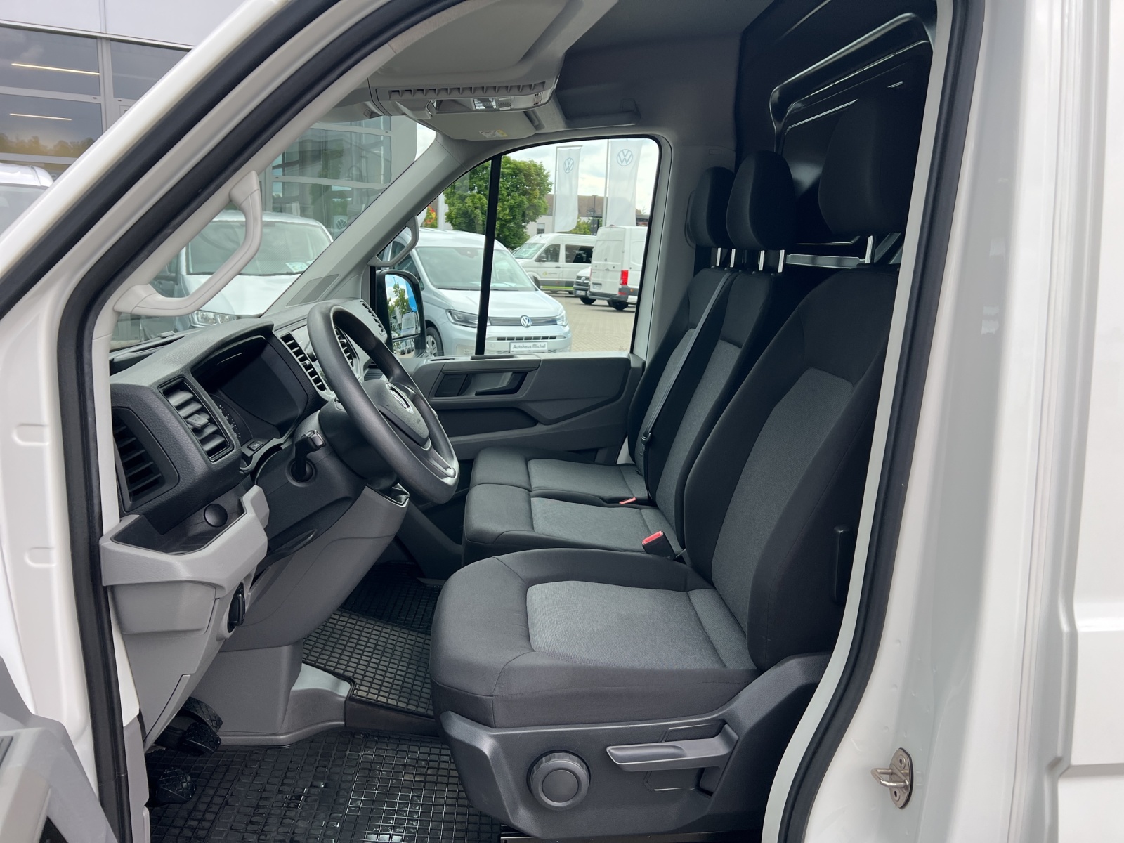 Crafter 35 Kasten 2,0 TDI MRHD Trittstufe Kamera Klima PDC AHK Navi