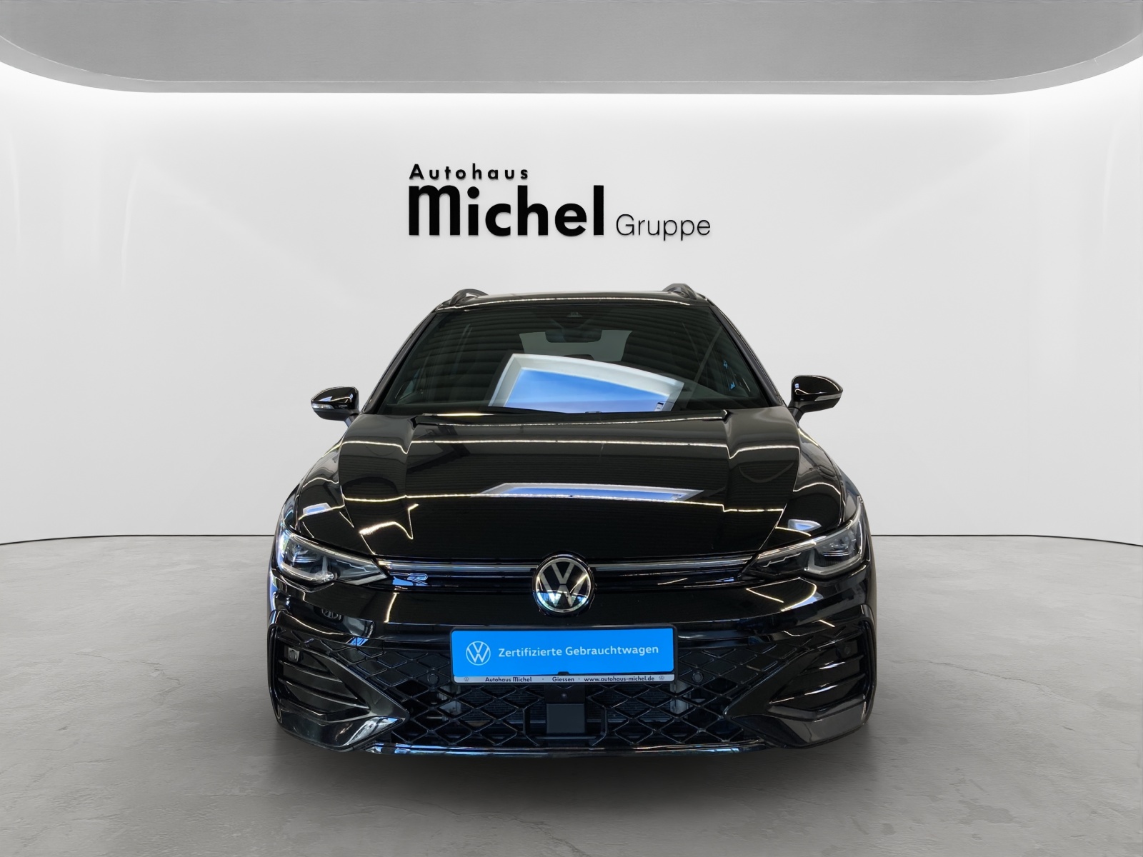 Golf 8 Variant TSI DSG R-Line Head-up AHK IQ-Light DCC Panodach
