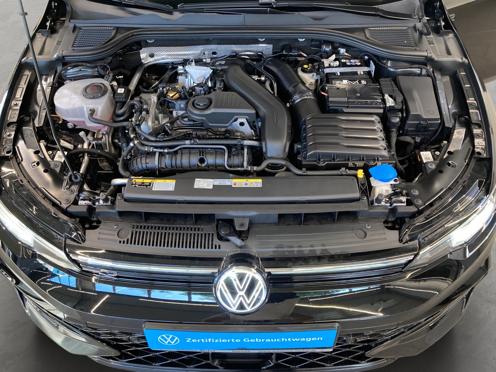 Golf 8 Variant TSI DSG R-Line Head-up AHK IQ-Light DCC Panodach
