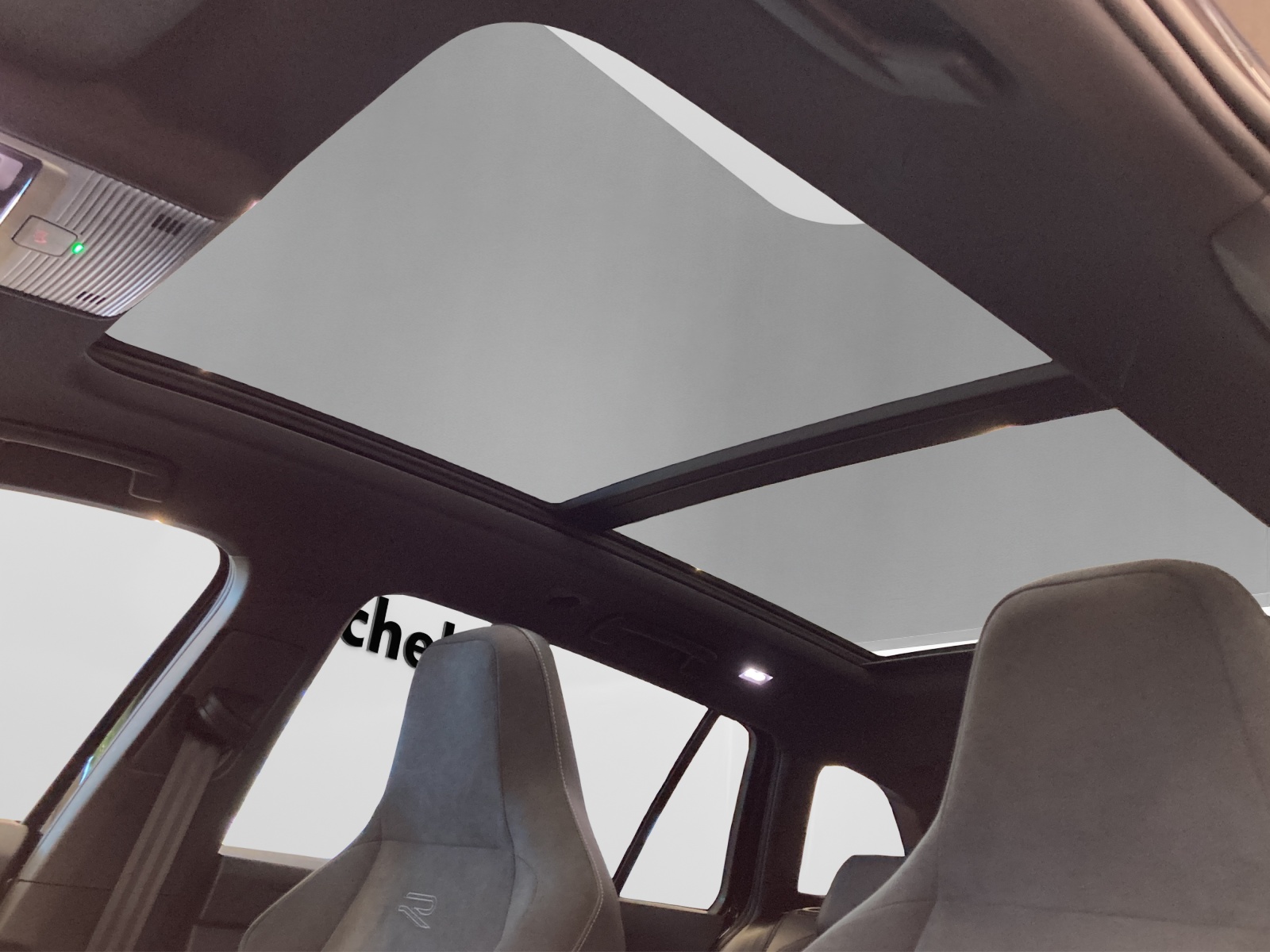 Golf 8 Variant TSI DSG R-Line Head-up AHK IQ-Light DCC Panodach