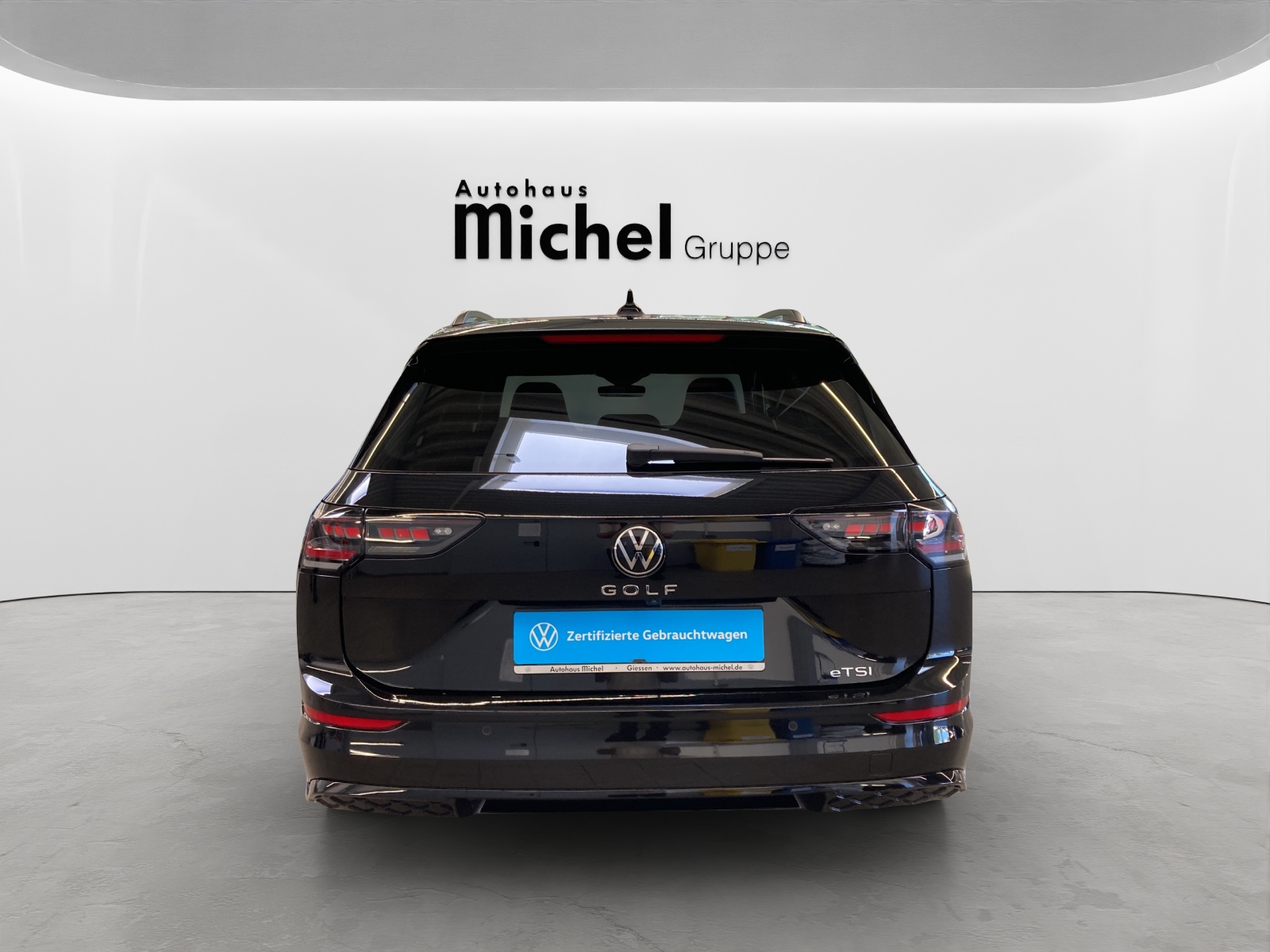 Golf 8 Variant TSI DSG R-Line Head-up AHK IQ-Light DCC Panodach