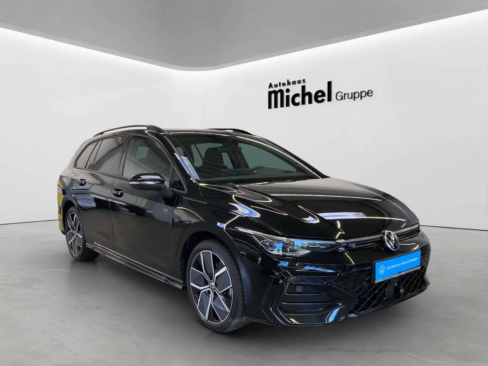 Golf 8 Variant TSI DSG R-Line Head-up AHK IQ-Light DCC Panodach