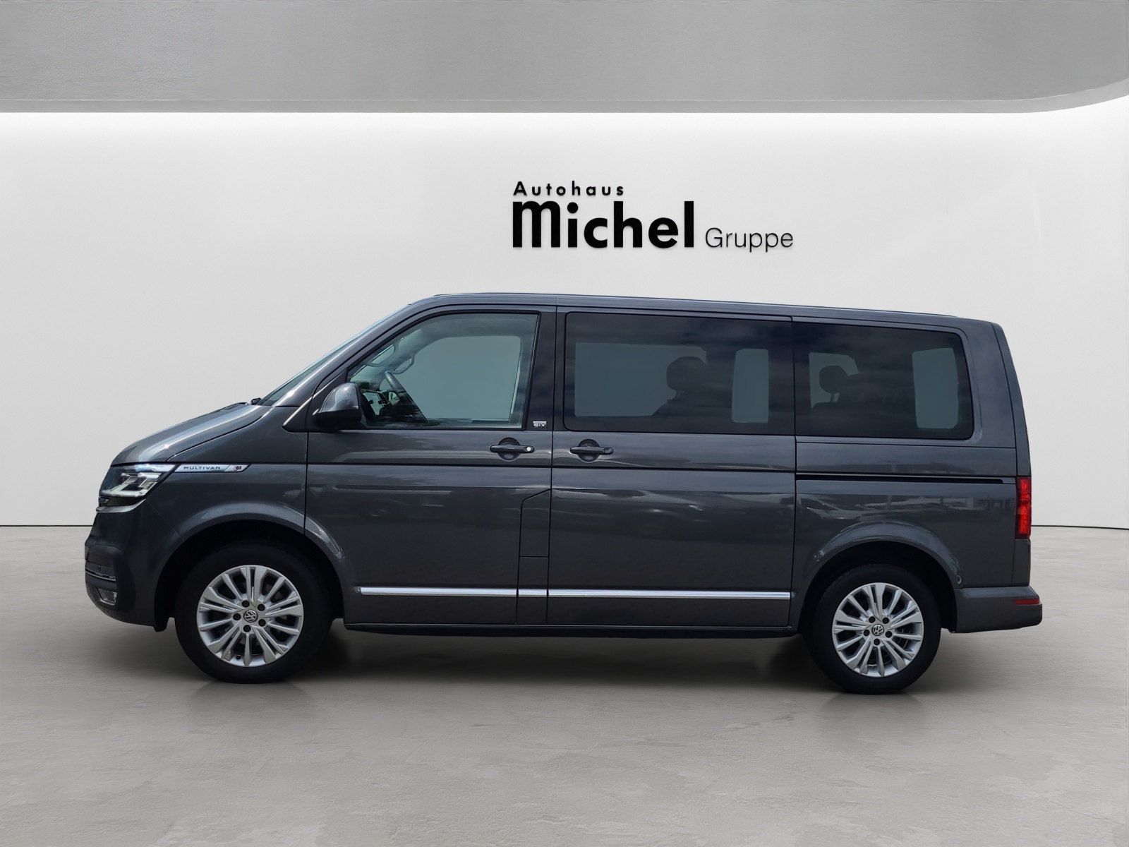 T6 Multivan 6.1 2.0 TDI Generation Six ACC 7 Sitzer PDC AHK Vorbereitung