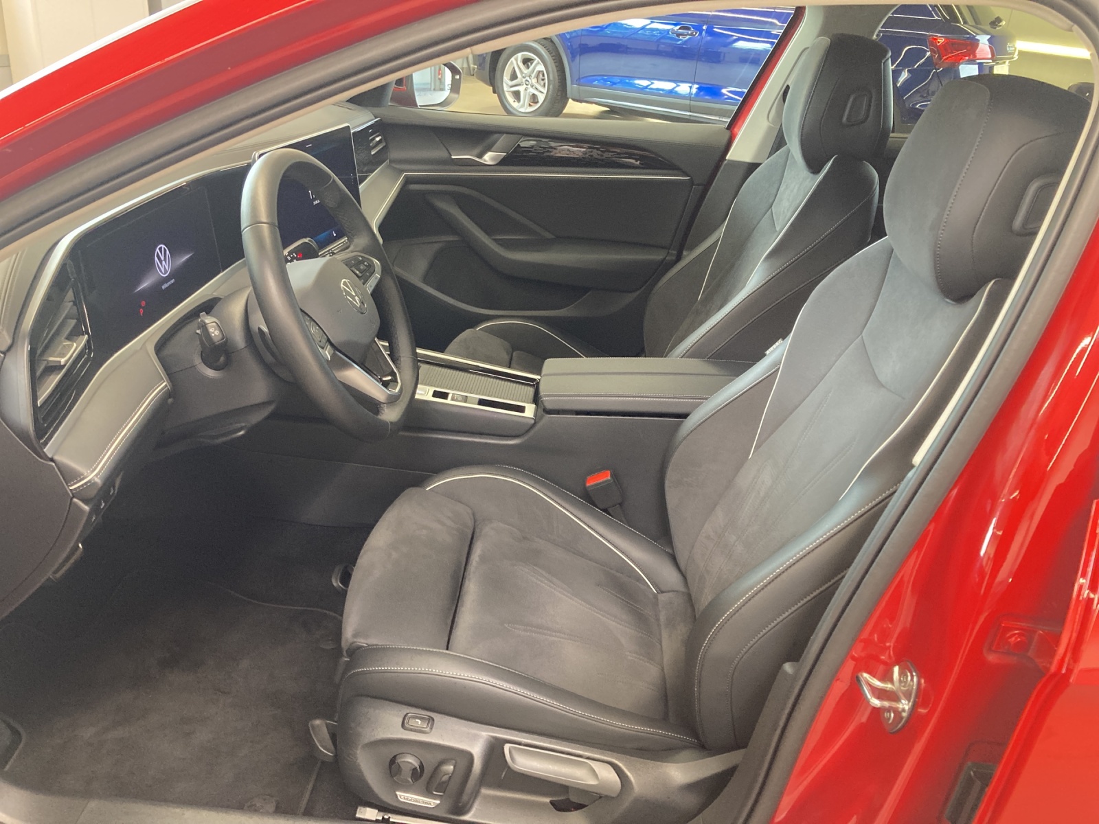 Passat Variant TDI DSG Elegance IQ-Light Navi AHK TravelAssist