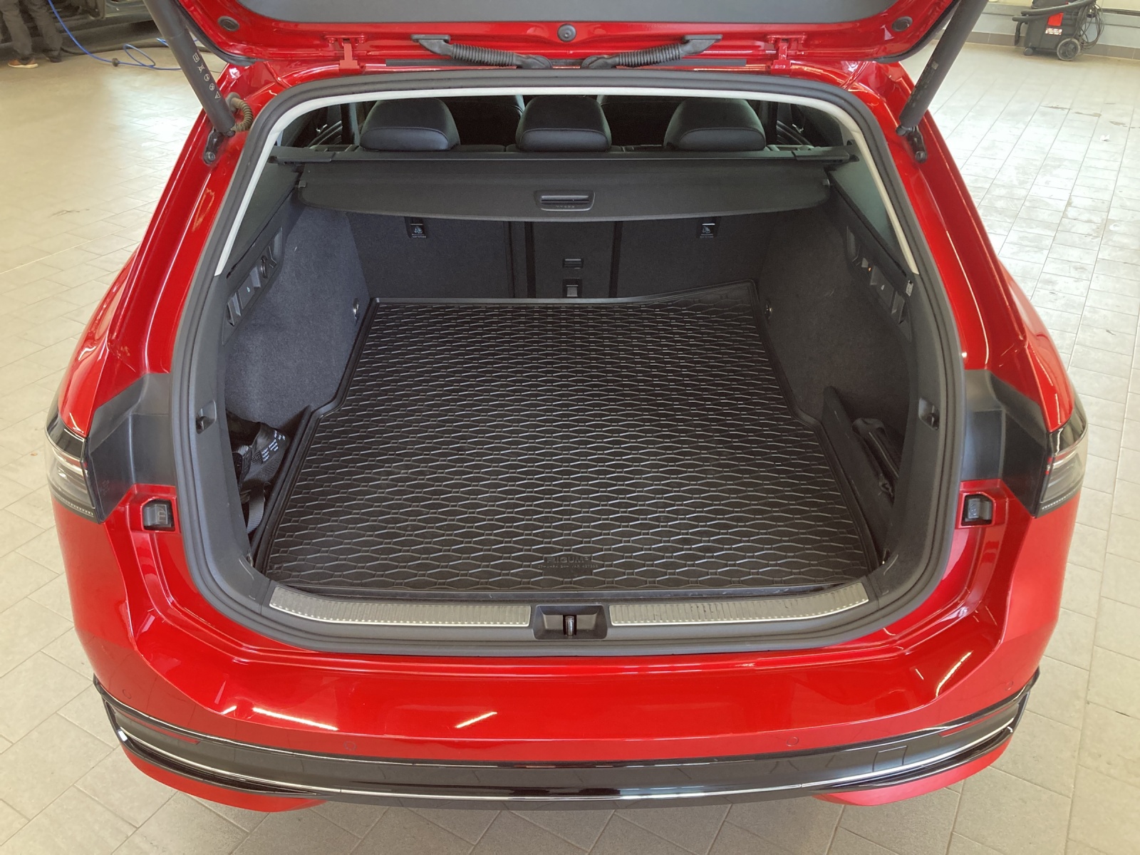 Passat Variant TDI DSG Elegance IQ-Light Navi AHK TravelAssist