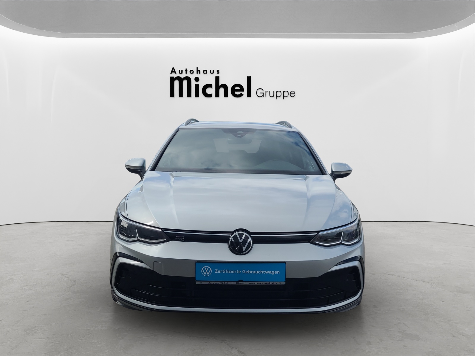 Golf 8 Variant TSI DSG R-Line LED TravelAssist Navi Harmann-Kardon