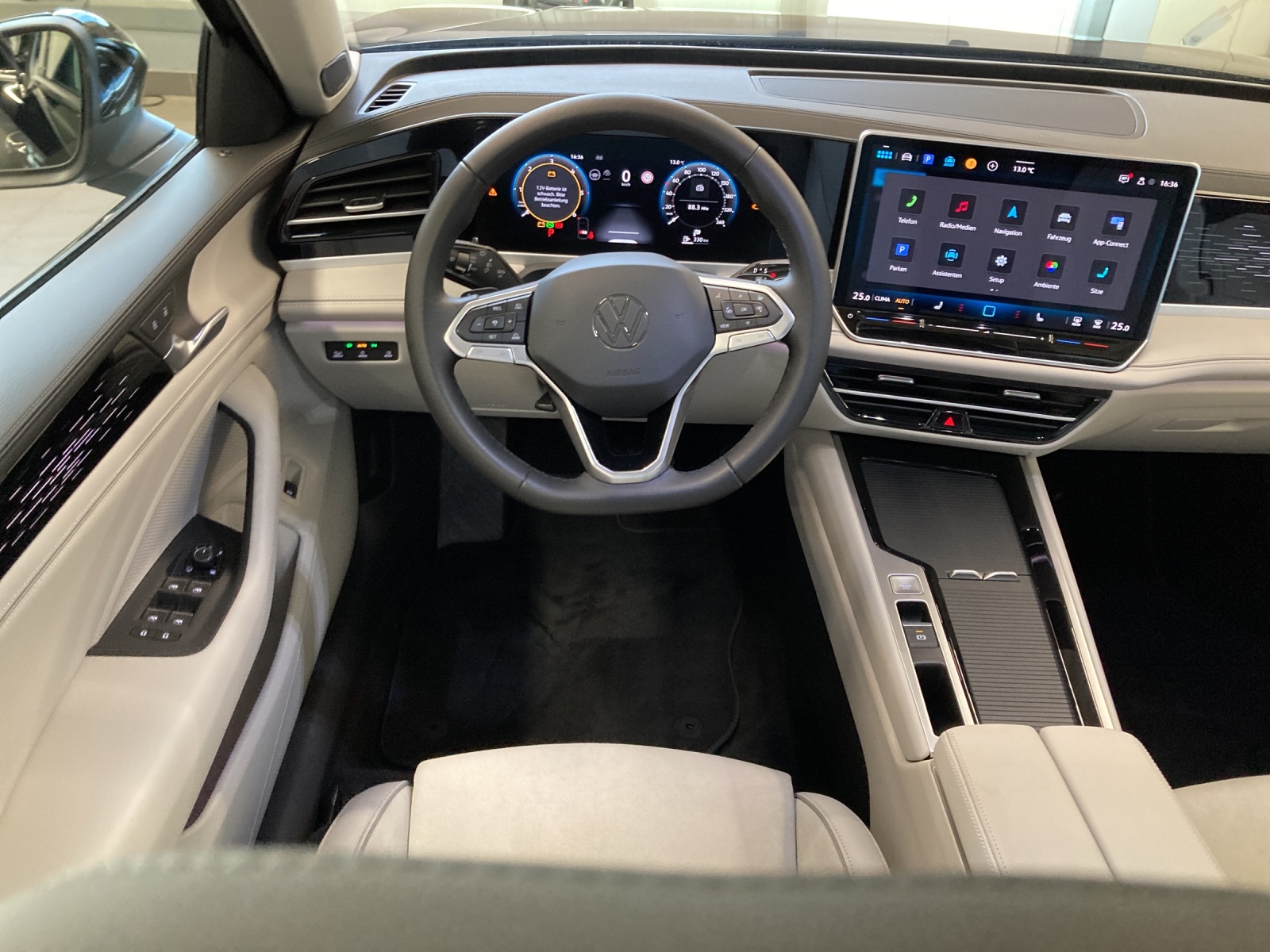 Passat Variant TDI DSG Elegance IQ-Light Ergositz Harmann-Kardon