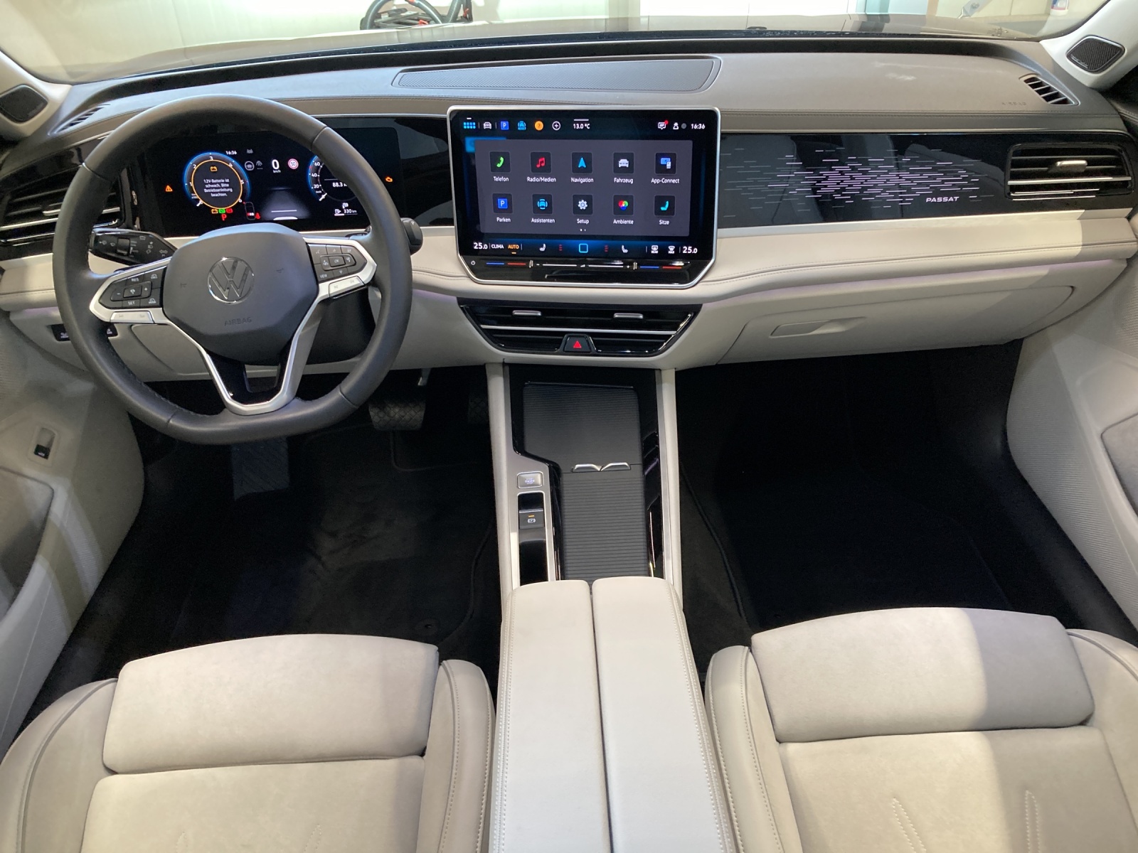 Passat Variant TDI DSG Elegance IQ-Light Ergositz Harmann-Kardon