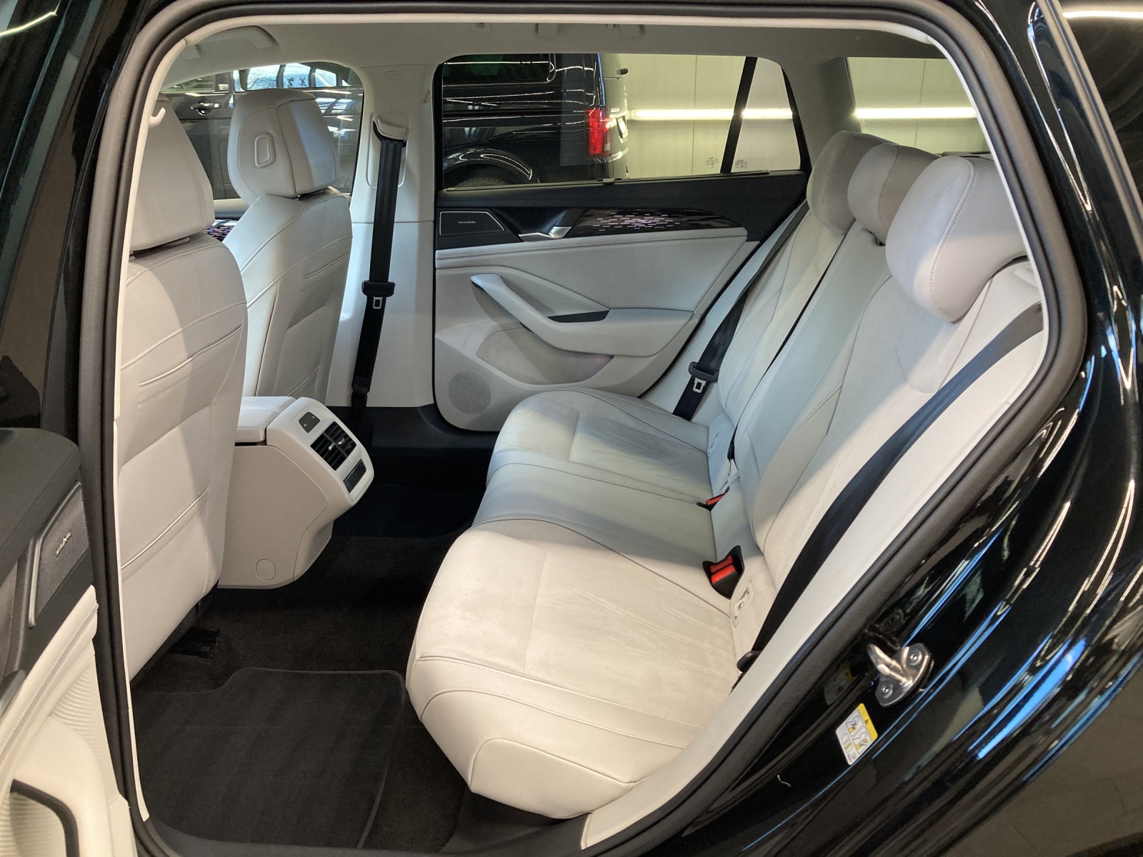 Passat Variant TDI DSG Elegance IQ-Light Ergositz Harmann-Kardon