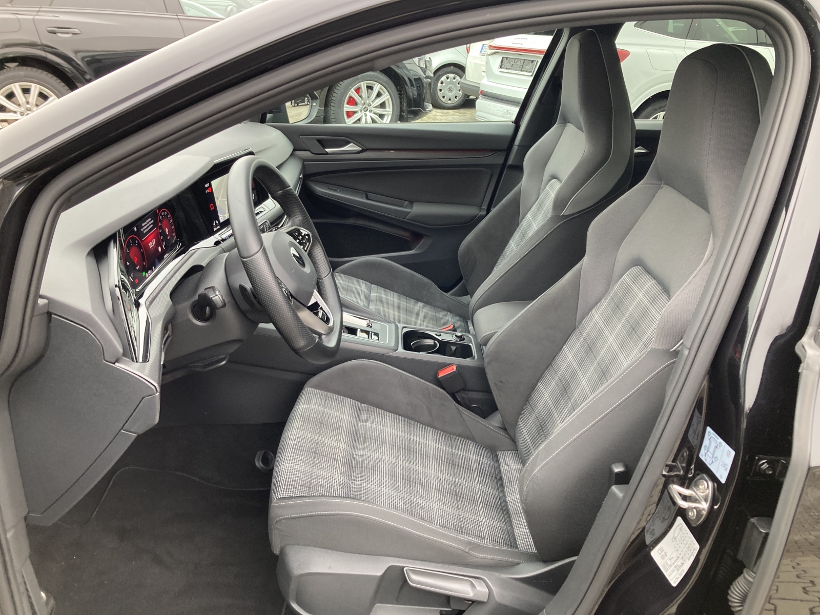 Golf 8 TDI DSG GTD IQ-Light Navi Kamera Alu-18Zoll