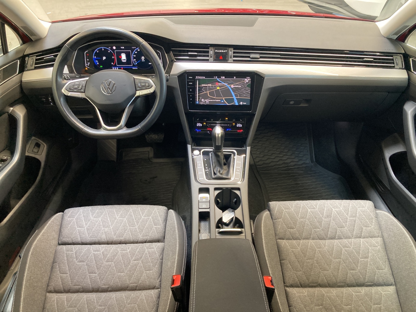 Passat Variant TDI DSG Business LED TravelAssist Navi