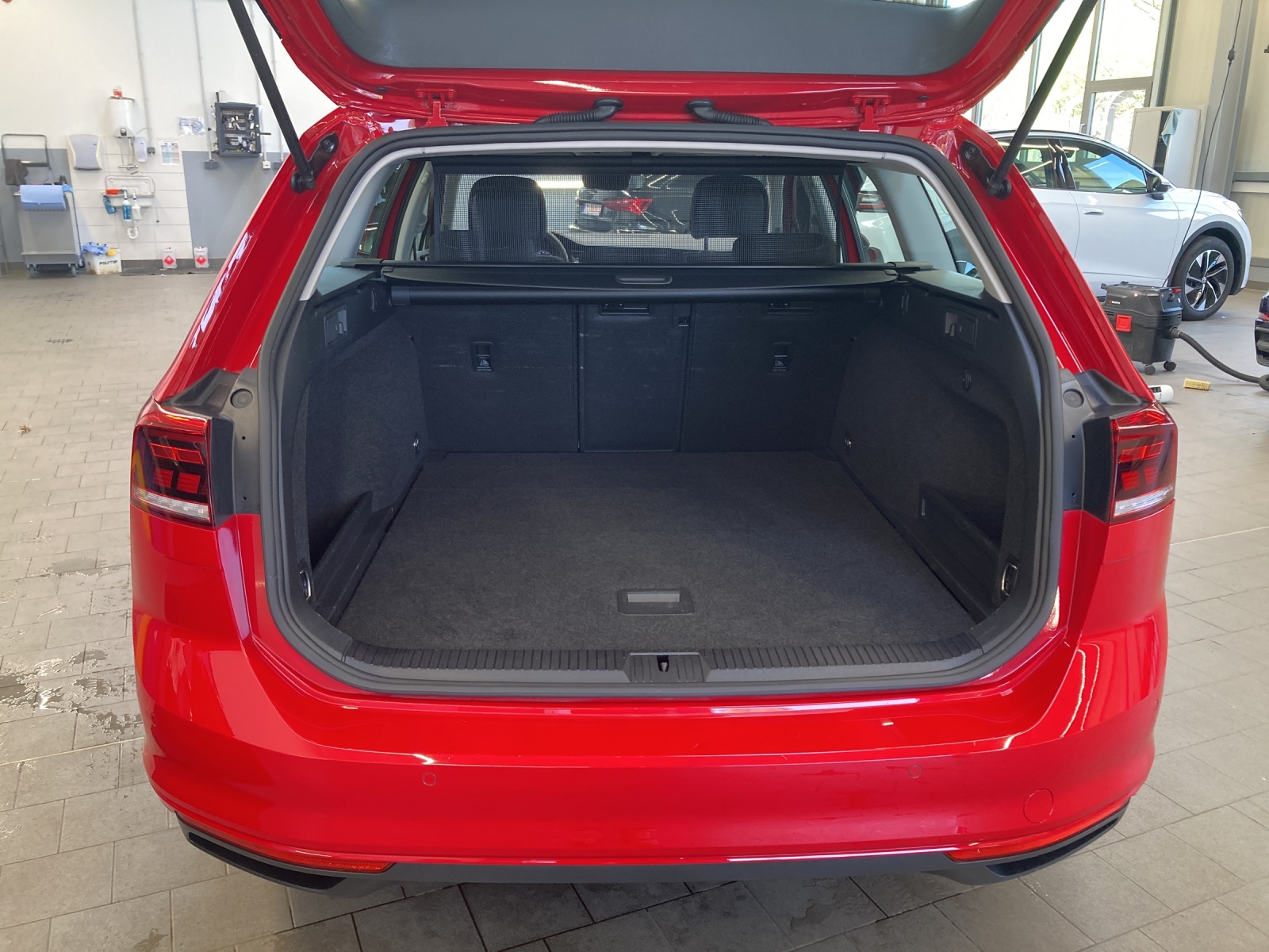Passat Variant TDI DSG Business LED TravelAssist Navi