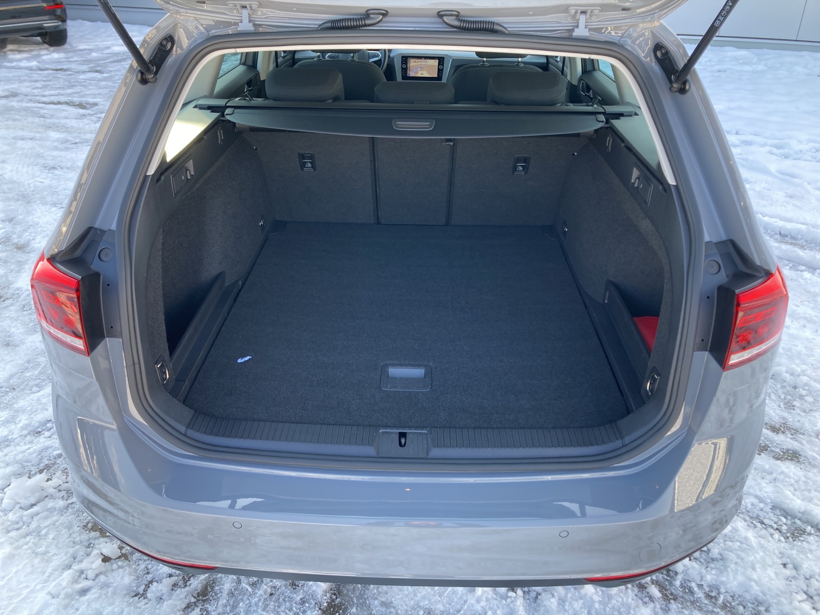 Passat Variant TSI DSG Conceptline LED Navi Kamera