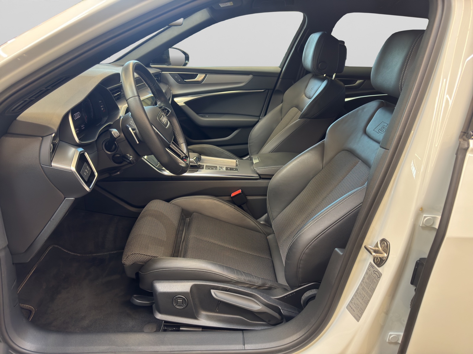 A6 Avant 40 TDI S line Black AHK Assistenzpaket