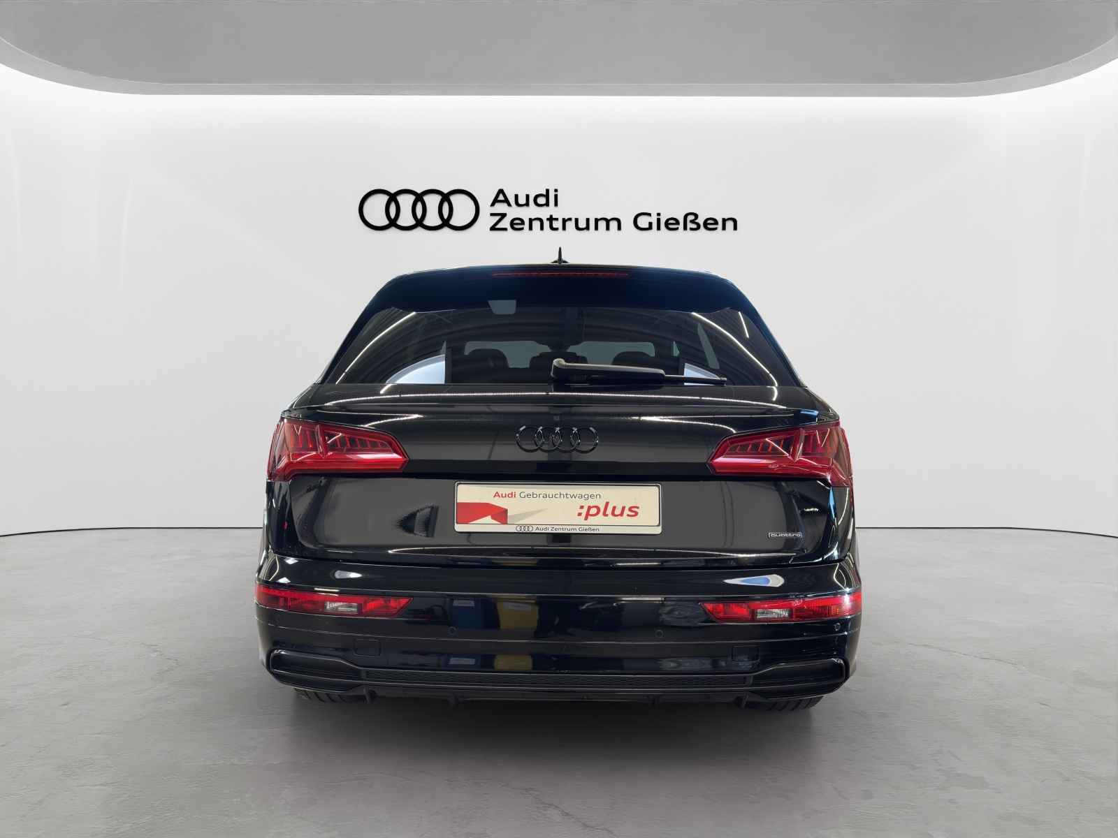 Q5 50 TFSI e quattro S line Black AHK Pano Assistenzpaket