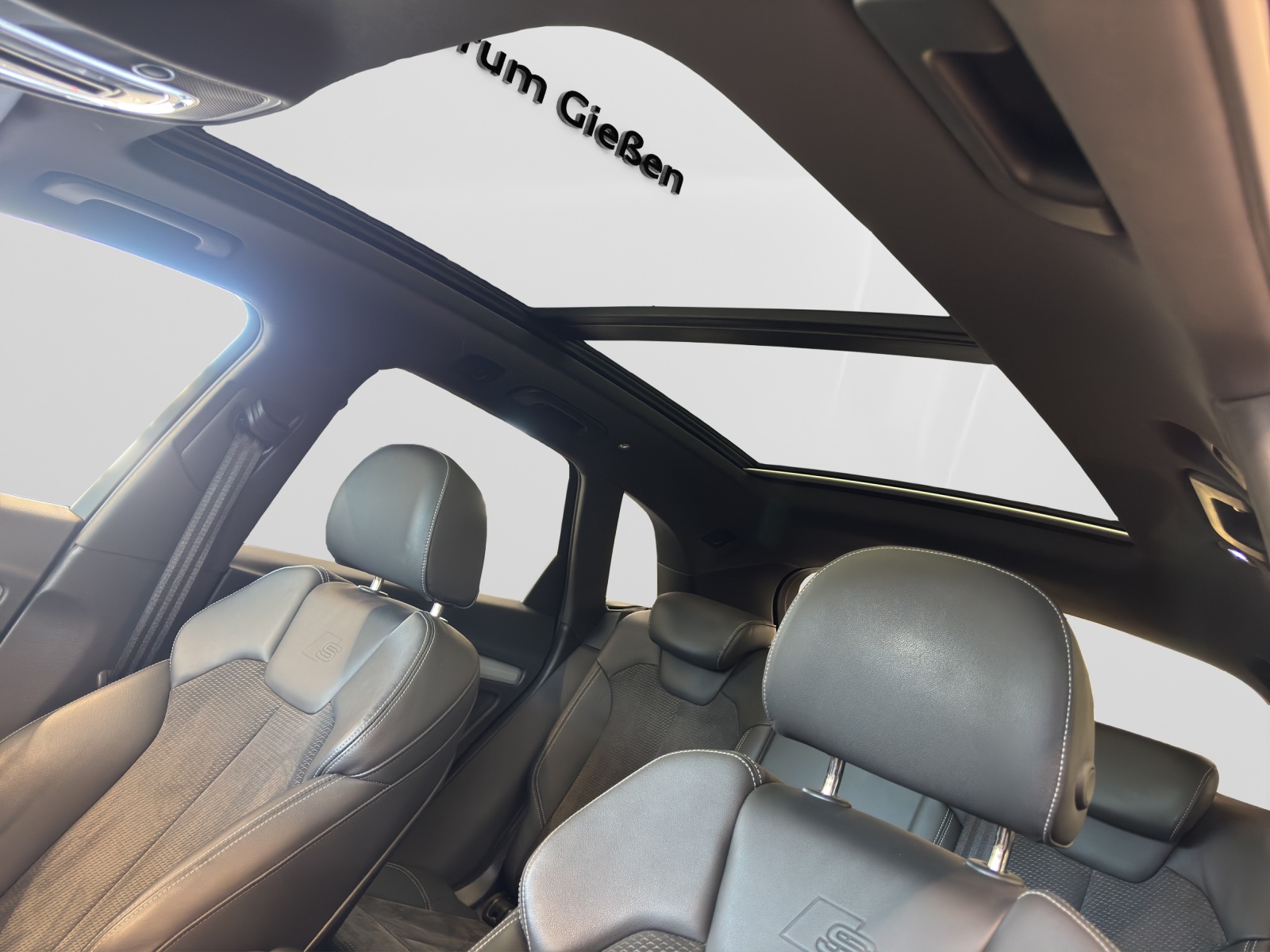 Q5 50 TFSI e quattro S line Black AHK Pano Assistenzpaket