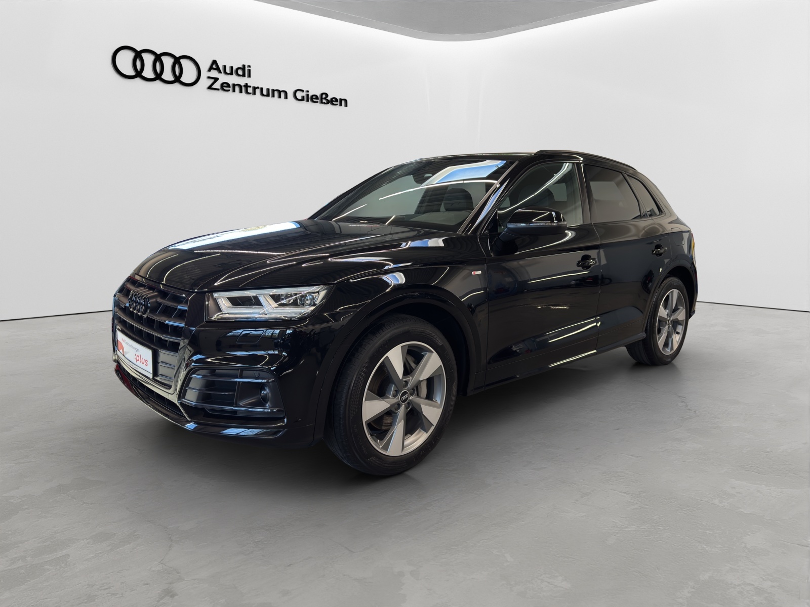 Q5 50 TFSI e quattro S line Black AHK Pano Assistenzpaket