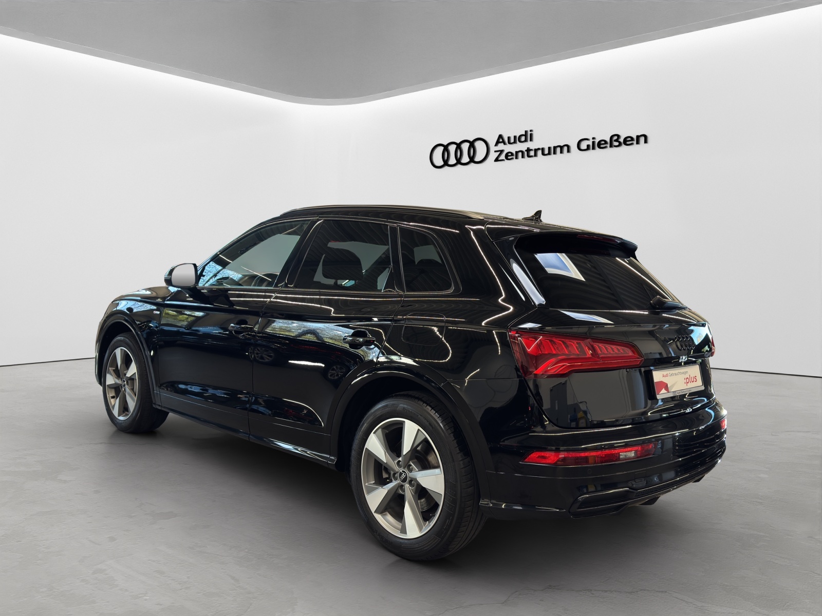 Q5 50 TFSI e quattro S line Black AHK Pano Assistenzpaket