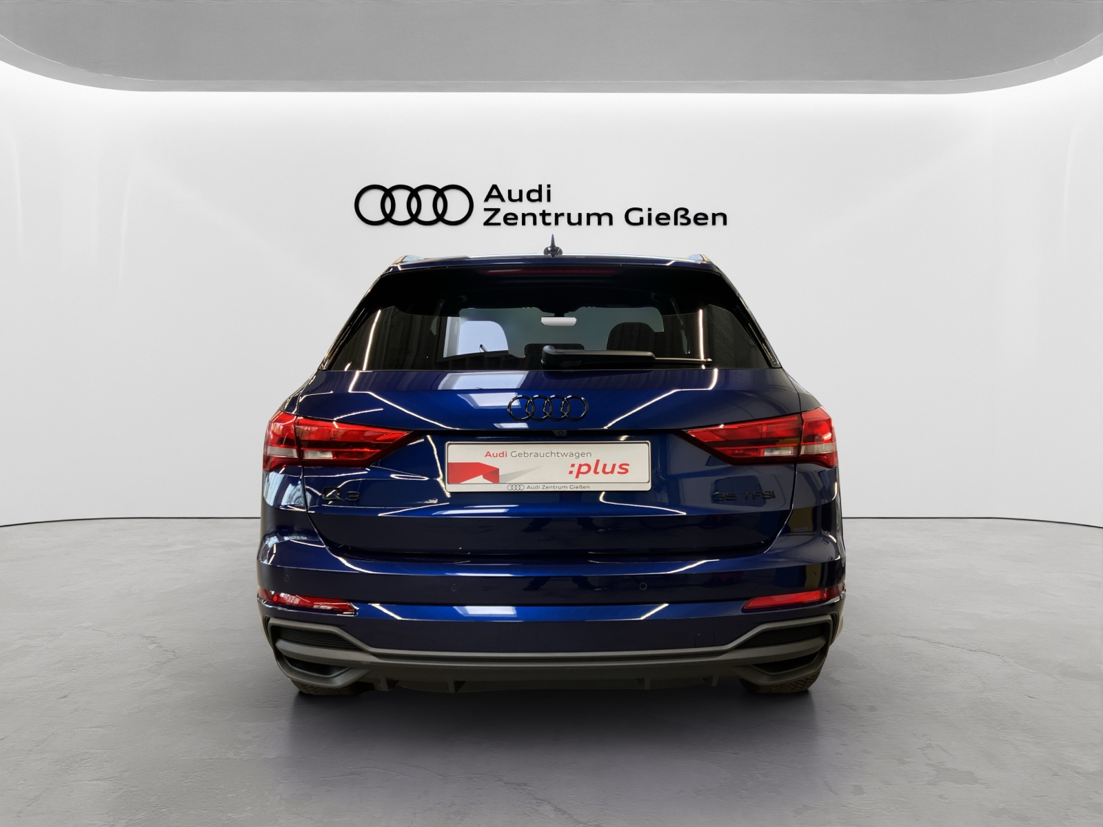 Q3 35 TFSI S-tronic S line Black AHK Pano Navi